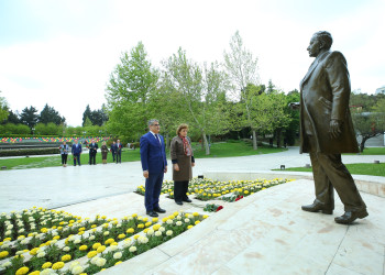 YAP Binəqədi rayon təşkilatı Ümummilli lider Heydər Əliyevin anadan olmasının 103-cü ildönümünə həsr olunmuş “Ulu öndərin tarixi missiyası – zəfərə aparan yol” adlı tədbir keçirdi