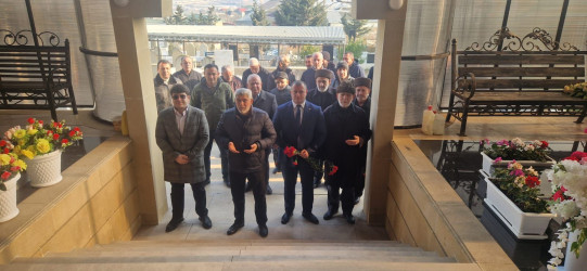 Şəhid Cabbarov Əli Baba oğlunun doğum günü ilə əlaqədar məzarı ziyarət olundu