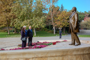 Binəqədi rayonunda Yeni Azərbaycan Partiyasının təsis edilməsinin 33-cü ildönümünə həsr olunmuş “Yeni Azərbaycan Partiyası: Heydər Əliyev dühası və siyasi varislik” mövzusunda tədbir keçirildi
