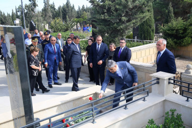 27 Sentyabr - “Anım Günü” ilə əlaqədar ölkəmizin hər yerində olduğu kimi Binəqədi rayonunda da şəhidlərimizin əziz xatirəsi böyük ehtiramla yad edildi