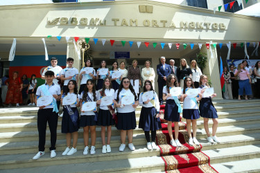 2025-2026-cı tədris ilinin başa çatması münasibətilə Binəqədi rayonunun orta ümumtəhsil müəssisələrində “Son zəng” tədbirləri keçirildi