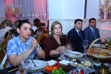 Binəqədi rayonunda “Şəhərsalma və Memarlıq İli” çərçivəsində 15 İyun-Milli Qurtuluş Gününə həsr olunmuş “MİLLİ QURTULUŞDAN BAŞLANAN TƏRƏQQİ VƏ ZƏFƏR YOLU” adlı tədbir keçirildi