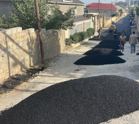 Binəqədi rayonunda abadlıq-quruculuq işləri çərçivəsində Xocəsən qəsəbəsində uzunluğu 350 metr, eni 6 metr olan "Şəfəq" küçəsinə asfalt örtüyük çəkildi
