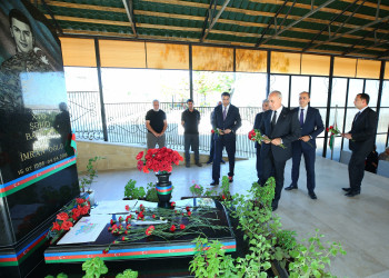 27 Sentyabr Anım Günü ilə əlaqədar ölkəmizin hər yerində olduğu kimi Binəqədi rayonunda da şəhidlərimizin əziz xatirəsi böyük ehtiramla yad edildi
