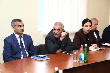 29 Aprel 2025-ci il tarixində Binəqədi Rayon İcra Hakimiyyətinin təşkilatçılığı ilə rayon ərazisində təhlükəsiz tullantıların idarə olunması sisteminin təkmilləşdirilməsi mövzusunda kollegial iclas keçirildi