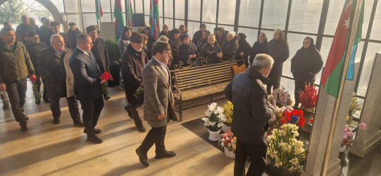 Şəhid Cabbarov Əli Baba oğlunun doğum günü ilə əlaqədar məzarı ziyarət olundu