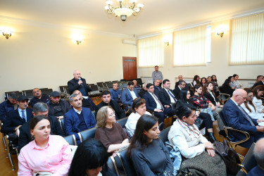 23 dekabr 2025-ci il tarixində Binəqədi Rayon İcra Hakimiyyətinin başçısı Elxan Allahverdiyevin 8-ci mikrorayon sakinləri ilə səyyar qəbulu keçirildi