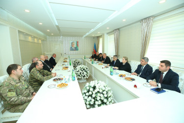 Binəqədi Rayon İcra Hakimiyyətində şəhid ailələri və qazilərlə Aprel döyüşlərinin onuncu ildönümünə həsr edilmiş görüş  keçirildi