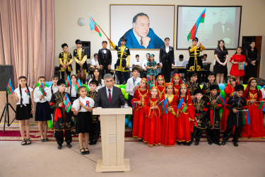 Binəqədi rayonu 276 № li tam orta məktəbdə “Konstitusiya və Suverenlik İli” çərçivəsində 15 İyun–“Milli Qurtuluş Günü”nə həsr olunmuş “Elimin dayağı,yurdumun fəxri” adlı  yaradıcılıq müsabiqəsi laureatlarının yekun konserti keçirildi