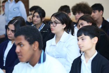 Binəqədi rayonu 267 № li məktəb-liseydə "Narkotiksiz gələcək naminə!” mövzusunda növbəti maarifləndirici tədbir keçirildi.