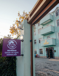 Heydər Əliyev Fondunun vitse-prezidenti, IDEA İctimai Birliyinin təsisçisi və rəhbəri Leyla Əliyeva, Bakı Media Mərkəzinin rəhbəri Arzu Əliyeva və Alena Əliyeva “Təmiz Dünya” Qadınlara Yardım İctimai Birliyinin sığınacaq mərkəzində yaşayan uşaqlar üçün təşkil olunan bayram şənliyində iştirak etdilər