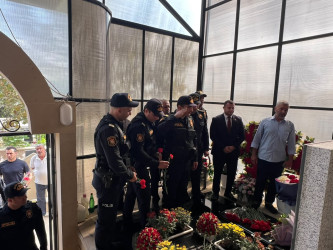 Şəhid Mahmudov Seymur Elsəvər oğlunun anım günü ilə əlaqədar məzarı ziyarət olundu