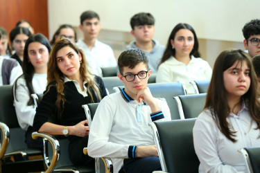 Binəqədi rayonu 135 nömrəli tam  orta məktəbdə "Narkotiksiz gələcək naminə!” mövzusunda növbəti maarifləndirici tədbir keçirildi