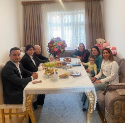 “15 May - Beynəlxalq Ailə Günü” münasibətilə Binəqədi rayonunda uzun illər birlikdə ömür sürmüş, cəmiyyətdə nüfuz qazanmış bir neçə ailə ziyarət olundu