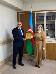 248 № li tam orta məktəbin direktoru Xəyyam Səttar oğlu Fərəcov Binəqədi Rayon İcra Hakimiyyəti başçısının Fəxri Fərmanı ilə təltif edildi