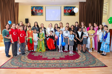 “Konstitusiya və Suverenlik İli” çərçivsində Binəqədi rayonu Vahid Əzizov adına 30 nömrəli tam orta məktəbdə "1 iyun - Uşaqların Beynəlxalq Müdafiəsi Günü”nə həsr edilmiş “Suveren dövlətin gələcəyi” adlı tədbir keçirildi
