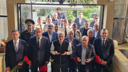 Şəhid Nəcəfov Cəmil Nəcəf oğlunun anım günü ilə əlaqədar məzarı ziyarət olundu
