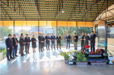 8 Noyabr- “Zəfər Günü”nün beşinci ildönümü ilə əlaqədar ölkəmizin hər yerində olduğu kimi Binəqədi rayonunda da şəhidlərimizin əziz xatirəsi böyük ehtiramla yad edildi