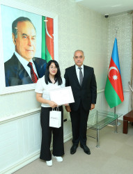 “Şəhərsalma və Memarlıq İli” çərçivəsində 2025-2026-cı tədris ilində ali təhsil müəssisələrinə tələbə qəbulu imtahanında Binəqədi rayonu üzrə yüksək nəticə göstərən gənclərlə  görüş keçirildi