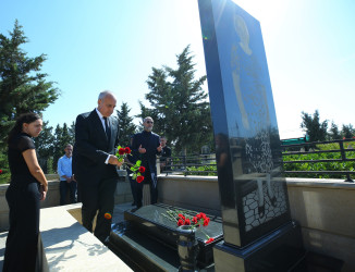 27 Sentyabr Anım Günü ilə əlaqədar ölkəmizin hər yerində olduğu kimi Binəqədi rayonunda da şəhidlərimizin əziz xatirəsi böyük ehtiramla yad edildi