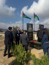 Şəhid Hüseynov Həci Kərim oğlunun şəhadətinin ildönümü ilə əlaqədar məzarı ziyarət olundu