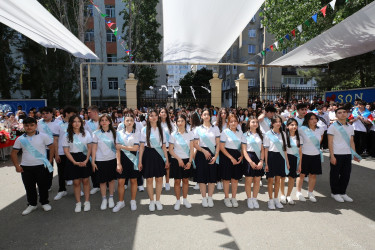 2025-2026-cı tədris ilinin başa çatması münasibətilə Binəqədi rayonunun orta ümumtəhsil müəssisələrində “Son zəng” tədbirləri keçirildi