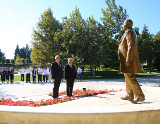 Binəqədi rayonunda “Yaşıl dünya naminə həmrəylik ili” çərçivəsində 2023-2024-cü ili əhatə təhsil ilinin yekunlarına və 5 Oktyabr - “Beynəlxalq Müəllimlər Günü”nə həsr olunmuş “Qalib ölkənin qalib gəncləri” adlı təhsil konfransı keçirildi