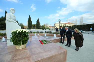 15 aprel 2026-cı il tarixində əməkdar elm xadimi, tibb elmləri doktoru, görkəmli oftolmoloq-alim, akademik Zərifə xanım Əliyevanın əziz xatirəsi  Binəqədi rayon ictimaiyyəti tərəfindən böyük ehtiramla yad edildi
