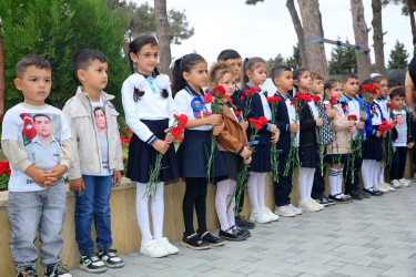 Şəhid Şadmanov Əkrəm Yunus oğlunun şəhadətinin birinci ildönümü ilə əlaqədar 2-ci Fəxri Xiyabanda qəbirüstü abidəsi ziyarət olundu