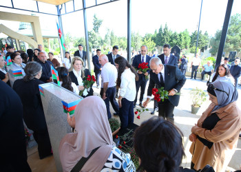 27 Sentyabr Anım Günü ilə əlaqədar ölkəmizin hər yerində olduğu kimi Binəqədi rayonunda da şəhidlərimizin əziz xatirəsi böyük ehtiramla yad edildi