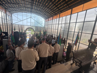 Şəhid Nəcəfov Cəmil Nəcəf oğlunun doğum günü ilə əlaqədar məzarı ziyarət olundu
