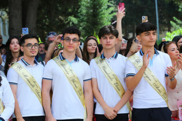 2025-2026-cı tədris ilinin başa çatması münasibətilə Binəqədi rayonunun orta ümumtəhsil müəssisələrində “Son zəng” tədbirləri keçirildi