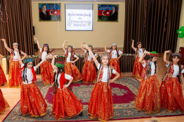 “Konstitusiya və Suverenlik İli” çərçivsində Binəqədi rayonu Vahid Əzizov adına 30 nömrəli tam orta məktəbdə "1 iyun - Uşaqların Beynəlxalq Müdafiəsi Günü”nə həsr edilmiş “Suveren dövlətin gələcəyi” adlı tədbir keçirildi