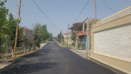 Biləcəri qəsəbəsi şəhid Nihat Rzaxanov küçəsinə asfalt örtüyünün çəkilməsi işləri başa çatdı