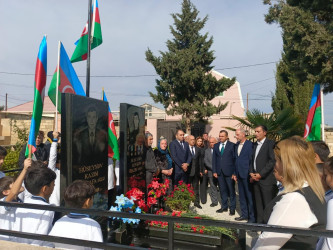 Şəhid Hüseynov Rövşən Kazım oğlunun şəhadətinin ildönümü ilə əlaqədar məzarı ziyarət olundu