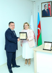 Ə.D.Məlikov adına Binəqədi Tibb Mərkəzində “17 İyun – Tibb İşçilərinin Peşə Bayramı Günü” münasibətilə tədbir keçirildi