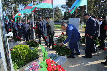 27 Sentyabr - “Anım Günü” ilə əlaqədar ölkəmizin hər yerində olduğu kimi Binəqədi rayonunda da şəhidlərimizin əziz xatirəsi böyük ehtiramla yad edildi