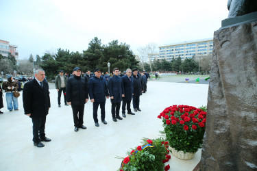 Binəqədi rayonunda ucaldılan dahi rumın bəstəkarı Corce Eneskunun abidəsi önündə Rumıniya Mədəniyyət Günü qeyd edildi