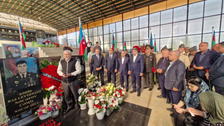 Şəhid Nəcəfov Cəmil Nəcəf oğlunun anım günü ilə əlaqədar məzarı ziyarət olundu