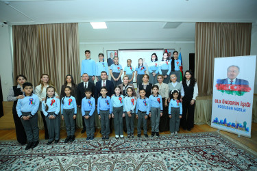 Binəqədi rayonu 83 № li məktəb-liseydə Ümummilli Lider Heydər Əliyevin xatirəsinə həsr olunmuş “Ulu Öndərin izi ilə – nəsildən nəsilə” adlı tədbir keçirildi