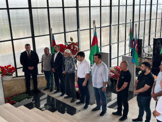Şəhid Bayramov Ruslan Telman oğlunun anım günü ilə əlaqədar məzarı ziyarət olundu