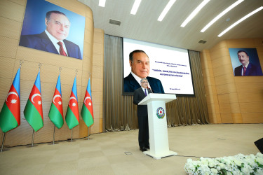“Şəhərsalma və Memarlıq İli” çərçivəsində Binəqədi rayonunda Ümummilli Lider Heydər Əliyevin anadan olmasının 103-cü ildömümünə həsr olunmuş “TARİXİN, LİDERLİYİN VƏ XİLASKARLIĞIN HEYDƏR ƏLİYEV ZİRVƏSİ" adlı tədbir keçirildi