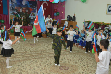 Binəqədi rayonunda körpələr evi-uşaq bağçalarında “Konstitusiya və Suverenlik İli” çərçivəsində 8 Noyabr - “Zəfər Günü” münasibətilə bayram tədbirləri keçirildi