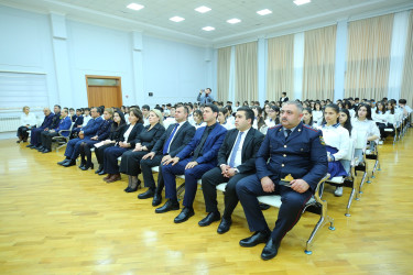 Binəqədi rayonu 300 № li tam orta məktəbdə “Gender əsaslı zorakılığa qarşı 16 günlük fəallıq kompaniyası” çərçivəsində “Gələcəyimizi şiddət və asılılıqdan qoruyaq!” mövzusunda maarifləndirici tədbir keçirildi