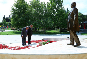 Binəqədi rayonunda “Şəhərsalma və Memarlıq İli” çərçivəsində 15 İyun-Milli Qurtuluş Gününə həsr olunmuş “MİLLİ QURTULUŞDAN BAŞLANAN TƏRƏQQİ VƏ ZƏFƏR YOLU” adlı tədbir keçirildi