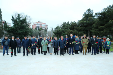 Binəqədi rayonunda ucaldılan dahi rumın bəstəkarı Corce Eneskunun abidəsi önündə Rumıniya Mədəniyyət Günü qeyd edildi