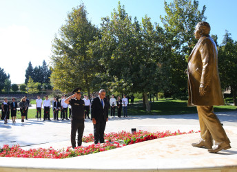 Binəqədi rayonunda “Yaşıl dünya naminə həmrəylik ili” çərçivəsində 2023-2024-cü ili əhatə təhsil ilinin yekunlarına və 5 Oktyabr - “Beynəlxalq Müəllimlər Günü”nə həsr olunmuş “Qalib ölkənin qalib gəncləri” adlı təhsil konfransı keçirildi