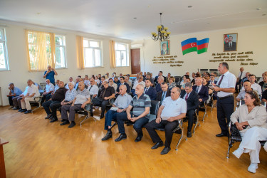 14 avqust 2025-ci il tarixində Binəqədi Rayon İcra Hakimiyyətinin başçısı Elxan Allahverdiyevin 7-ci mikrorayon sakinləri ilə səyyar qəbulu keçirildi