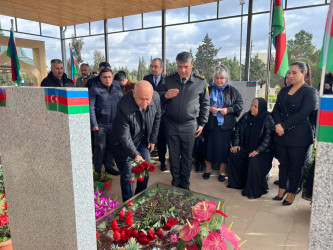 Şəhid Rzaxanov Nihad Natiq oğlunun şəhadətinin ildönümü ilə əlaqədar məzarı ziyarət olundu