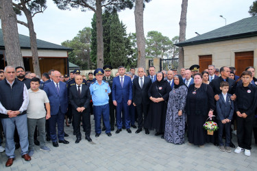 Şəhid Şadmanov Əkrəm Yunus oğlunun şəhadətinin birinci ildönümü ilə əlaqədar 2-ci Fəxri Xiyabanda qəbirüstü abidəsi ziyarət olundu